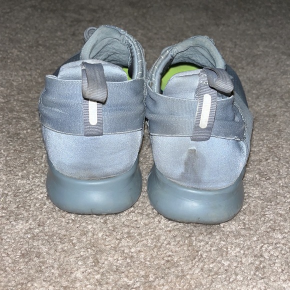 Worn Nike running shoes gray size 9 - Picture 3 of 6